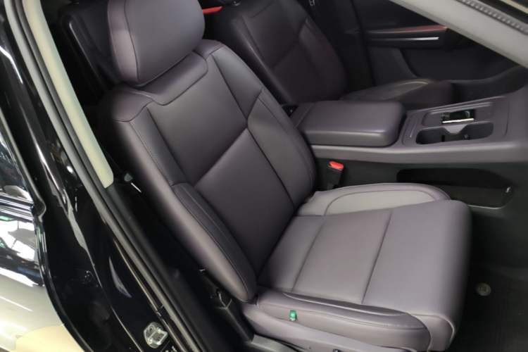 Used Leapmotor C16 2024 Range-Extended 200 Luxury Edition Right Front Seat