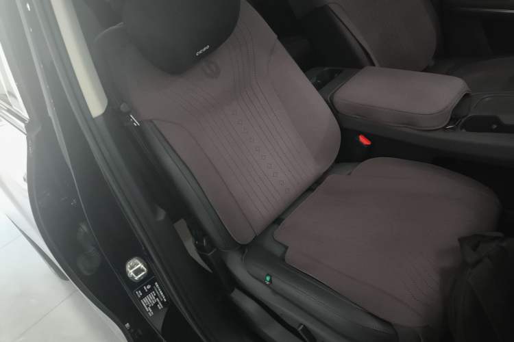 Used Leapmotor C16 2024 Range-Extended 200 Luxury Edition Right Front Seat