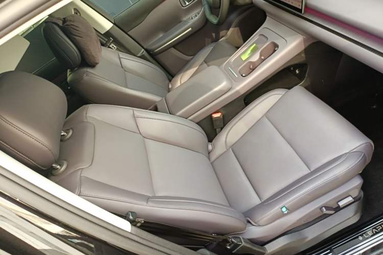 Used Leapmotor C16 2024 All-Electric 580 Luxury Edition Right Front Seat