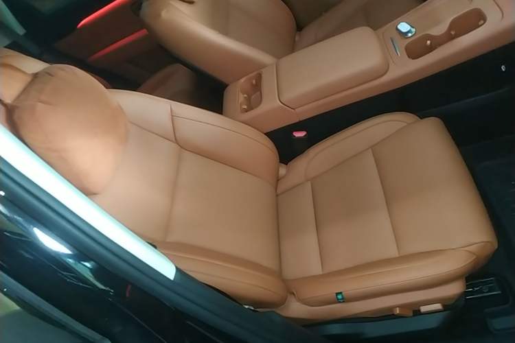 Used Leapmotor C16 2024 Range-Extended 200 Luxury Edition Right Front Seat