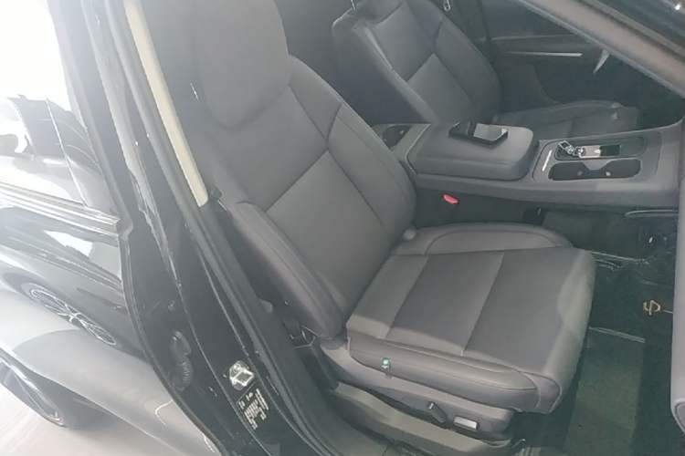 Used Leapmotor C16 2024 Range-Extended 200 Luxury Edition Right Front Seat