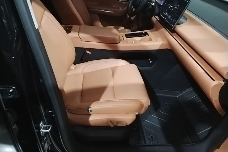 Used Leapmotor C16 2024 Range-Extended 200 Luxury Edition Right Front Seat