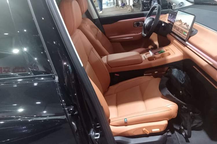 Used Leapmotor C16 2024 All-Electric 580 Luxury Edition Right Front Seat