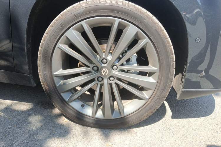 Used Leapmotor C16 2024 Range-Extended 200 Luxury Edition Right Front Wheel Hub
