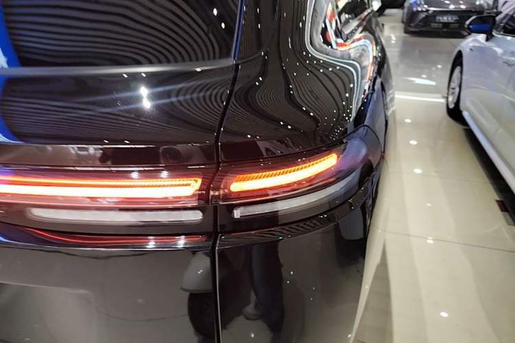 Used Leapmotor C16 2024 Range-Extended 200 Luxury Edition Right Rear Taillight