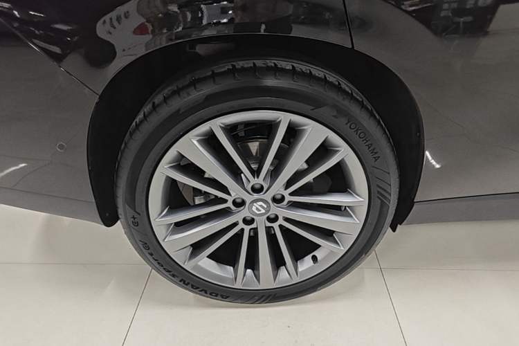 Used Leapmotor C16 2024 Range-Extended 200 Luxury Edition Right Rear Wheel Hub