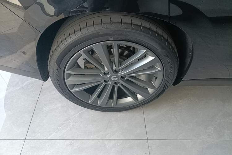 Used Leapmotor C16 2024 Range-Extended 200 Luxury Edition Right Rear Wheel Hub