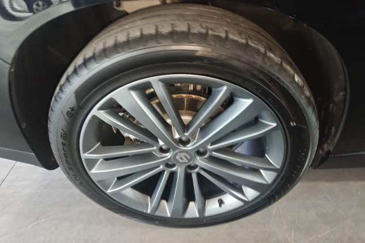 Used Leapmotor C16 2024 All-Electric 580 Luxury Edition Right Rear Wheel Hub