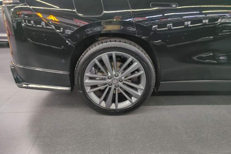 Used Leapmotor C16 2024 Range-Extended 200 Luxury Edition Right Rear Wheel Hub