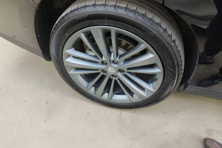 Used Leapmotor C16 2024 Pure Electric 520 Deluxe Edition Right Rear Wheel Hub