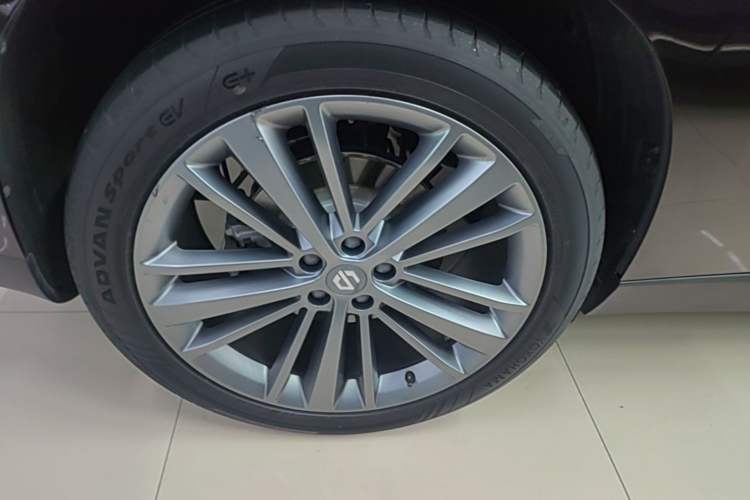 Used Leapmotor C16 2024 Range-Extended 200 Luxury Edition Right Rear Wheel Hub