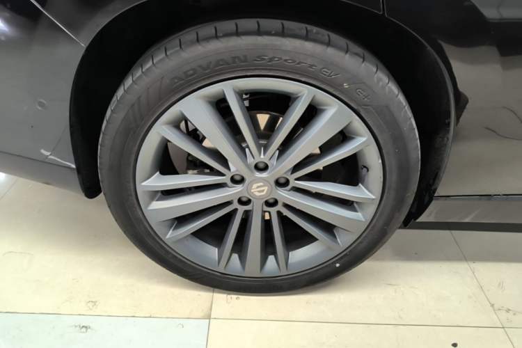 Used Leapmotor C16 2024 Range-Extended 200 Luxury Edition Right Rear Wheel Hub
