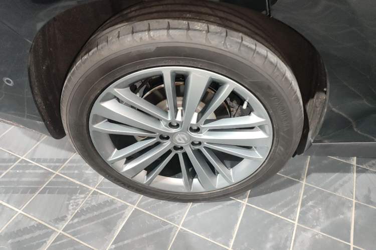 Used Leapmotor C16 2024 All-Electric 520 LiDAR Edition Right Rear Wheel Hub