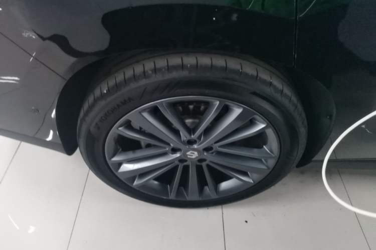 Used Leapmotor C16 2024 Range-Extended 200 Luxury Edition Right Rear Wheel Hub