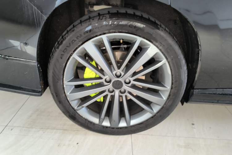 Used Leapmotor C16 2024 Range-Extended 200 Luxury Edition Right Rear Wheel Hub