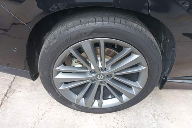 Used Leapmotor C16 2024 Range-Extended 200 Luxury Edition Right Rear Wheel Hub