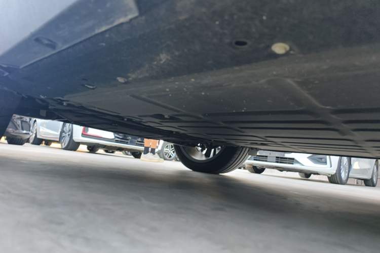 Used Leapmotor C16 2024 All-Electric 580 Luxury Edition Right Side Sill