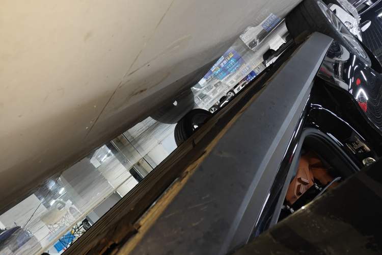 Used Leapmotor C16 2024 Pure Electric 520 Deluxe Edition Right Side Sill