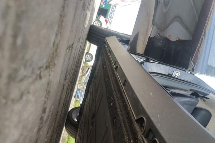 Used Leapmotor C16 2024 All-Electric 580 Luxury Edition Right Side Sill