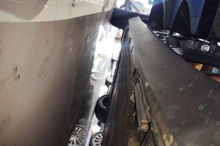 Used Leapmotor C16 2024 Range-Extended 200 Luxury Edition Right Side Sill