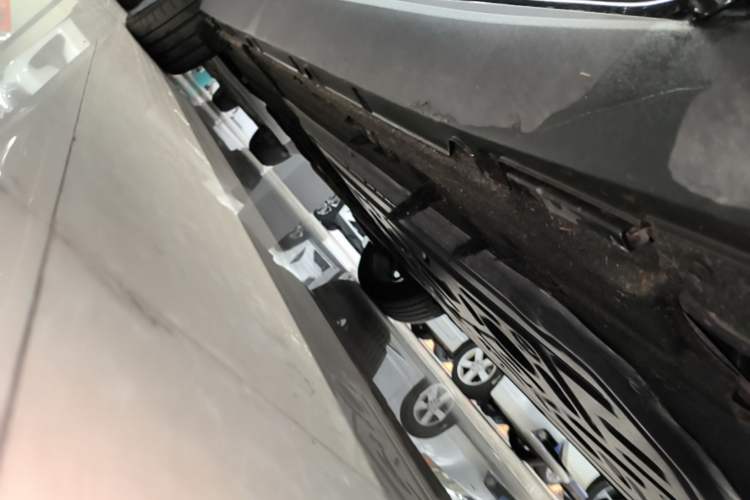 Used Leapmotor C16 2024 Range-Extended 200 Luxury Edition Right Side Sill