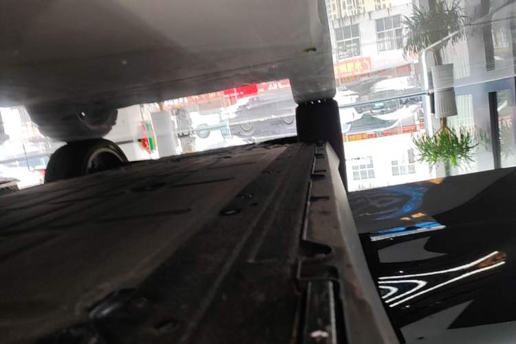 Used Leapmotor C16 2024 All-Electric 580 Luxury Edition Right Side Sill