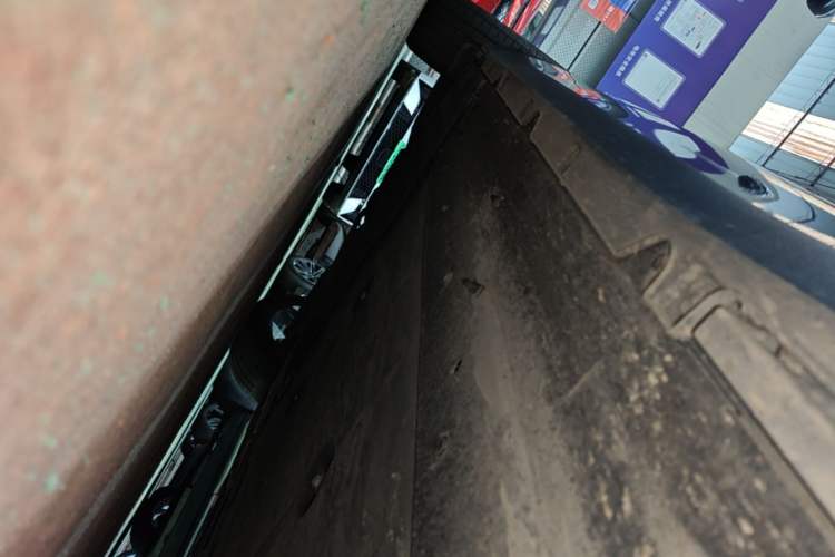 Used Leapmotor C16 2024 Range-Extended 200 Luxury Edition Right Side Sill