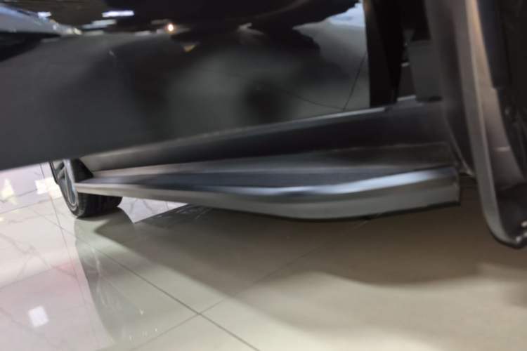 Used Leapmotor C16 2024 Range-Extended 200 Luxury Edition Right Side Sill