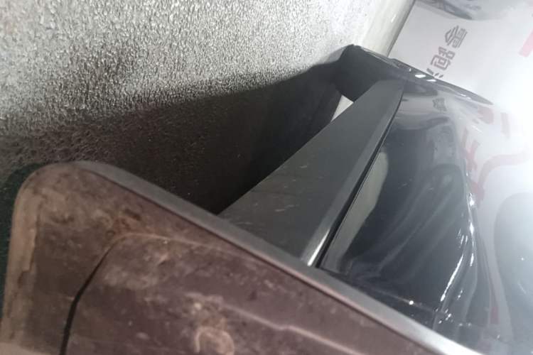 Used Leapmotor C16 2024 All-Electric 580 Luxury Edition Right Side Sill