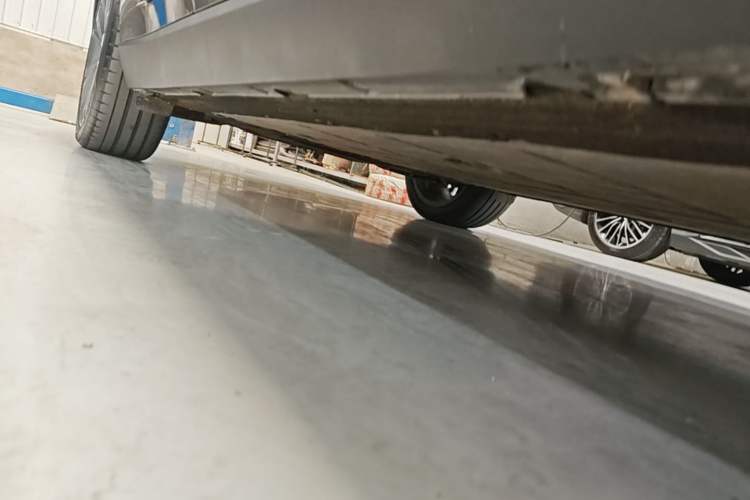 Used Leapmotor C16 2024 All-Electric 580 Luxury Edition Right Side Sill