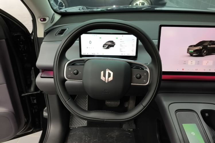 Used Leapmotor C16 2024 Range-Extended 200 LiDAR Edition Steering Wheel
