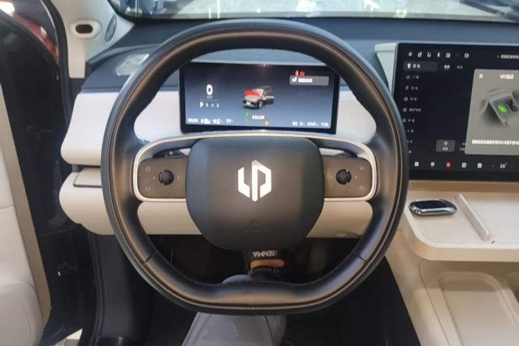 Used Leapmotor C16 2024 Range-Extended 200 Luxury Edition Steering Wheel