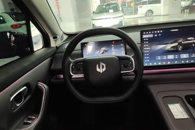 Used Leapmotor C16 2024 All-Electric 580 Luxury Edition Steering Wheel