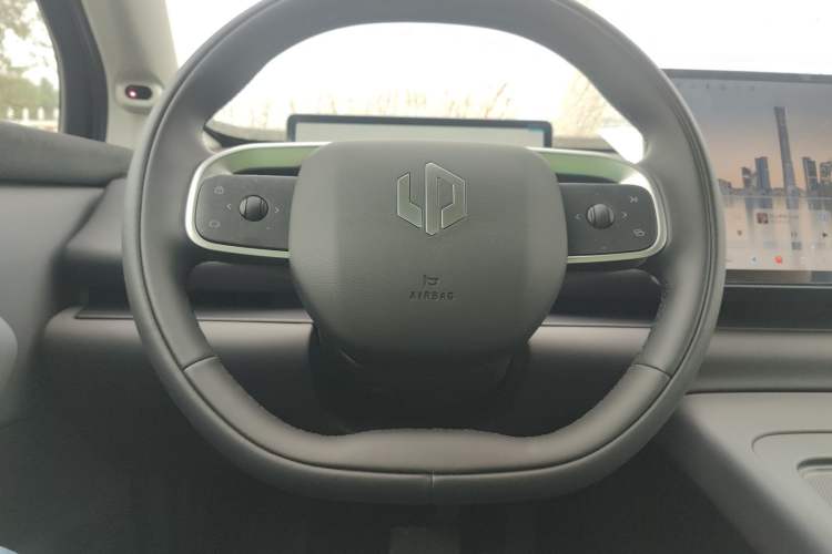Used Leapmotor C16 2024 All-Electric 520 LiDAR Edition Steering Wheel