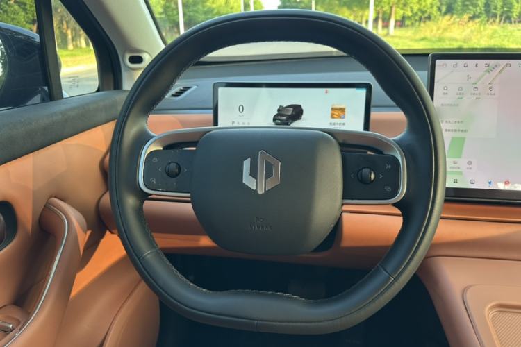 Used Leapmotor C16 2024 Range-Extended 200 Luxury Edition Steering Wheel