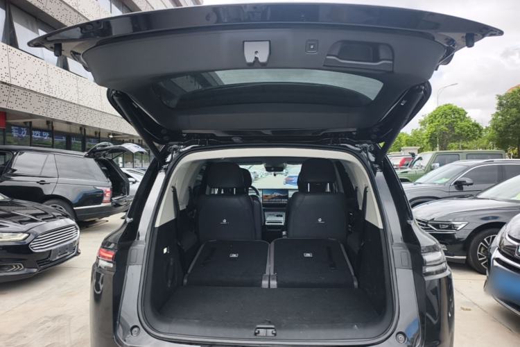 Used Leapmotor C16 2024 All-Electric 580 Luxury Edition Trunk