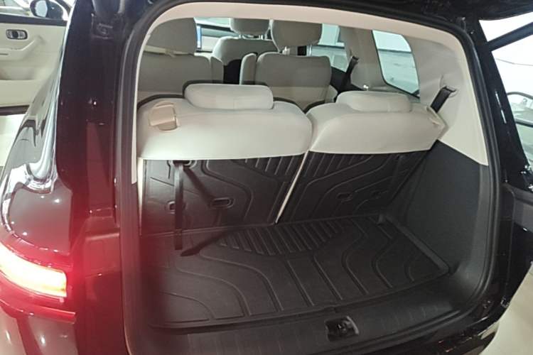 Used Leapmotor C16 2024 Range-Extended 200 Luxury Edition Trunk