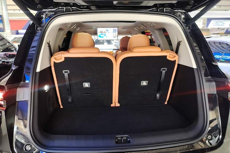 Used Leapmotor C16 2024 Range-Extended 200 Luxury Edition Trunk