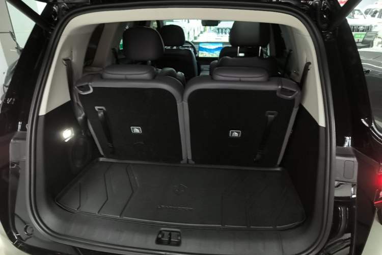 Used Leapmotor C16 2024 Range-Extended 200 Luxury Edition Trunk