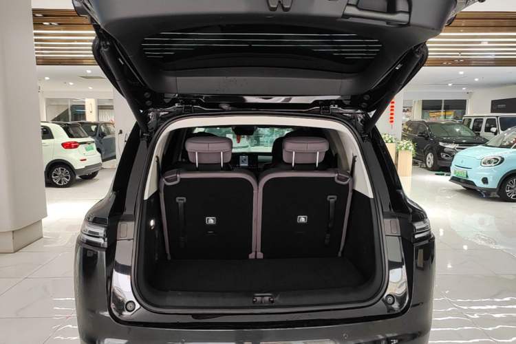 Used Leapmotor C16 2024 All-Electric 580 Luxury Edition Trunk