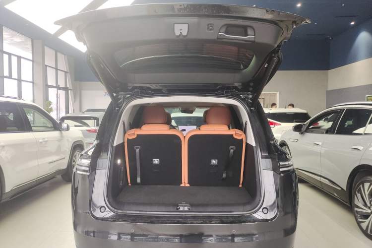 Used Leapmotor C16 2024 Range-Extended 200 Luxury Edition Trunk
