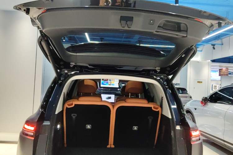 Used Leapmotor C16 2024 Range-Extended 200 Luxury Edition Trunk