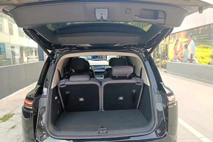 Used Leapmotor C16 2024 All-Electric 580 Luxury Edition Trunk