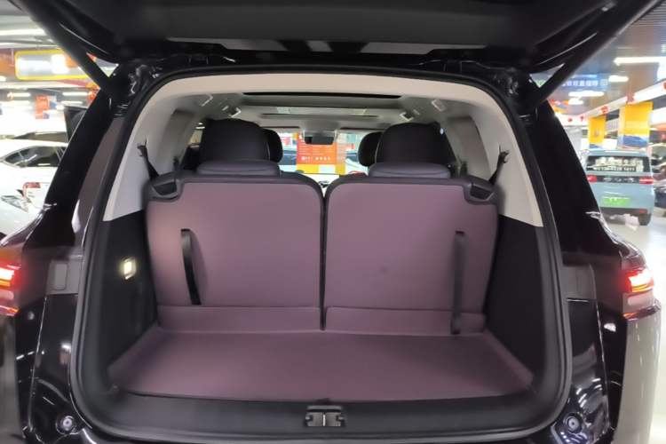 Used Leapmotor C16 2024 All-Electric 580 Luxury Edition Trunk