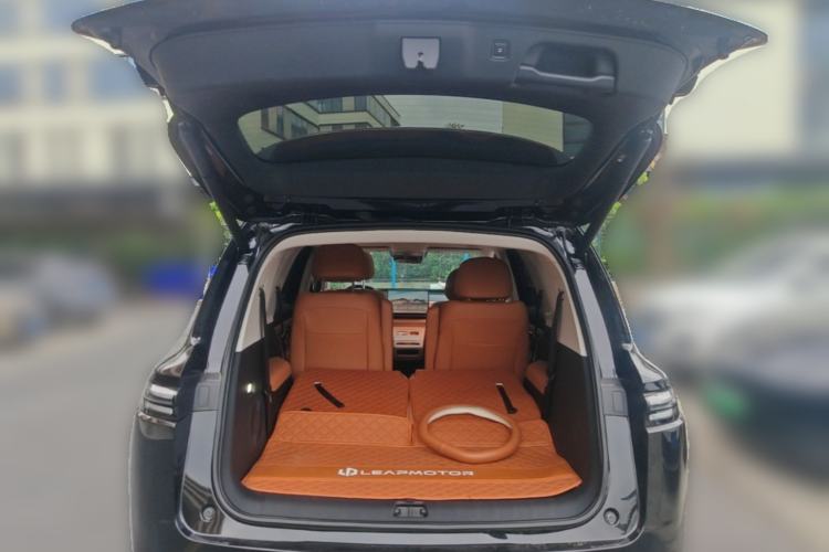 Used Leapmotor C16 2024 All-Electric 580 Luxury Edition Trunk