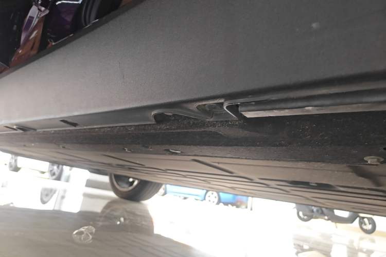 Used Leapmotor C16 2024 All-Electric 520 LiDAR Edition Left Side Sill