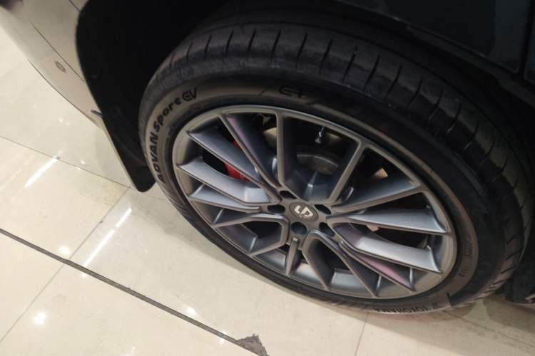 Used Leapmotor C16 2024 Range-Extended 200 Smart Enjoyment Edition Right Rear Wheel Hub