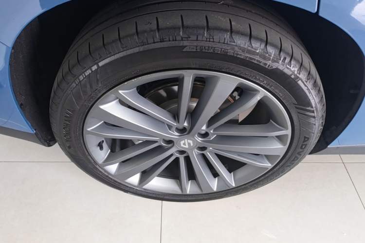 Used Leapmotor C16 2024 All-Electric 520 LiDAR Edition Right Rear Wheel Hub