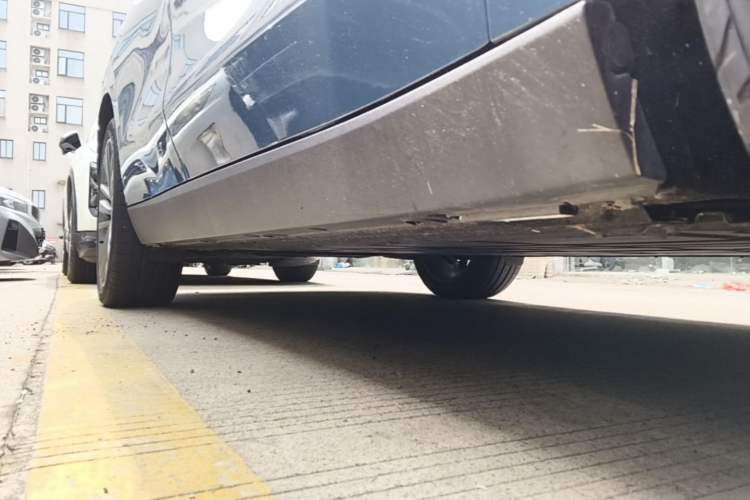 Used Leapmotor C16 2024 All-Electric 520 LiDAR Edition Right Side Sill