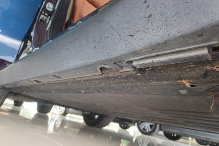 Used Leapmotor C16 2024 All-Electric 520 LiDAR Edition Right Side Sill